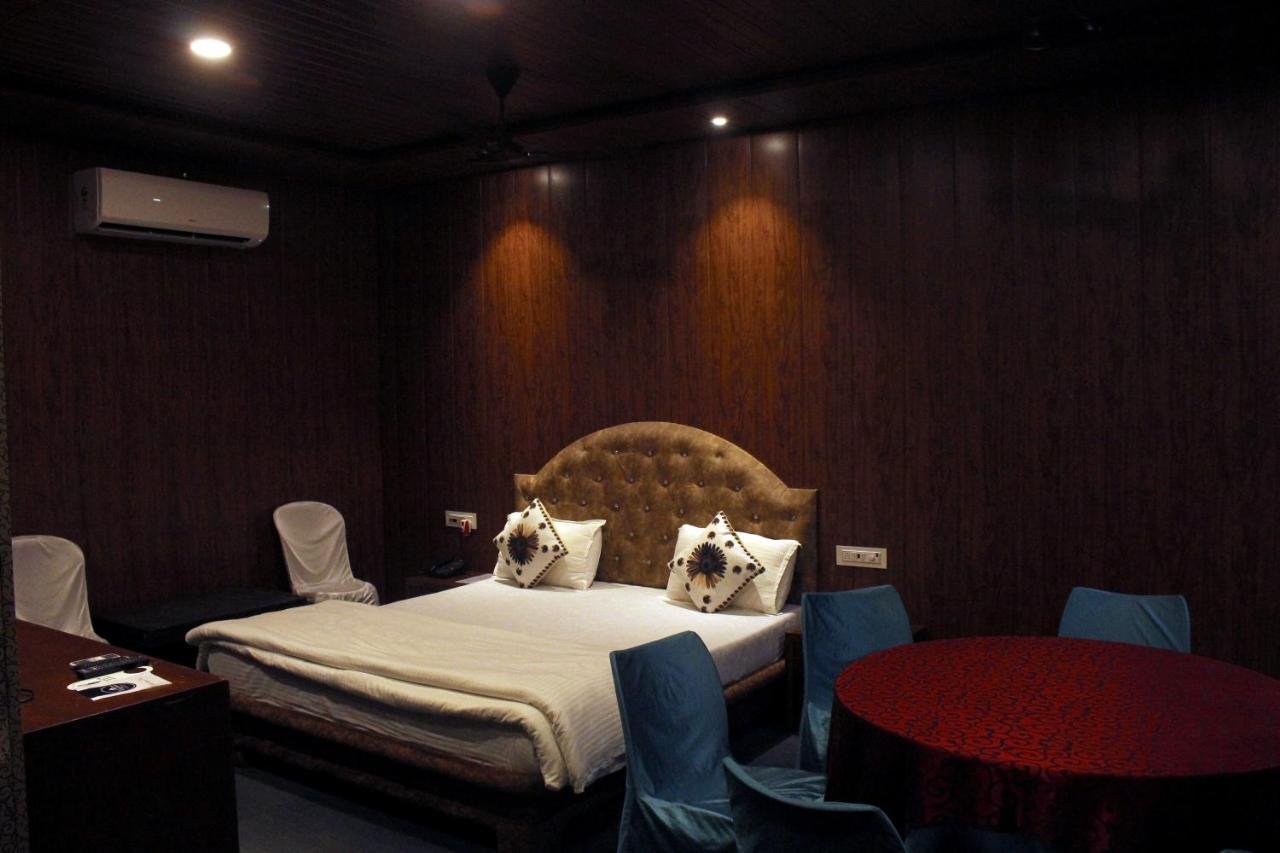 Maharaja The Royal Resort Тхане Экстерьер фото